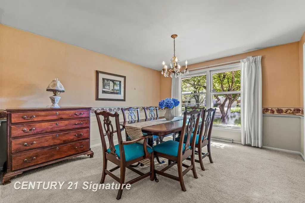 358 Somerset Road Saginaw Charter Township MI 48638