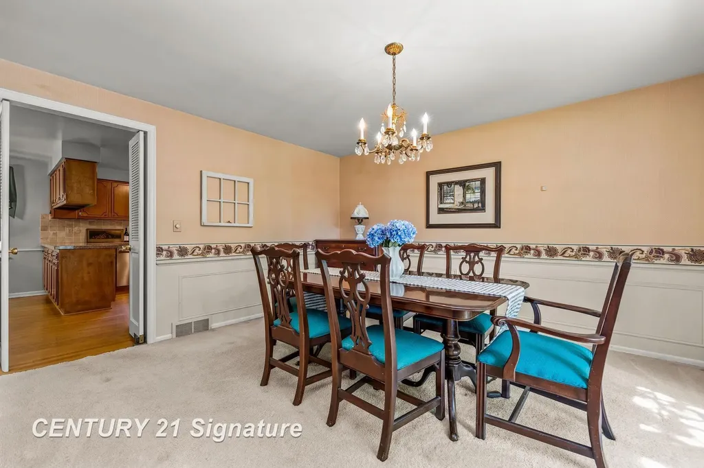 358 Somerset Road Saginaw Charter Township MI 48638
