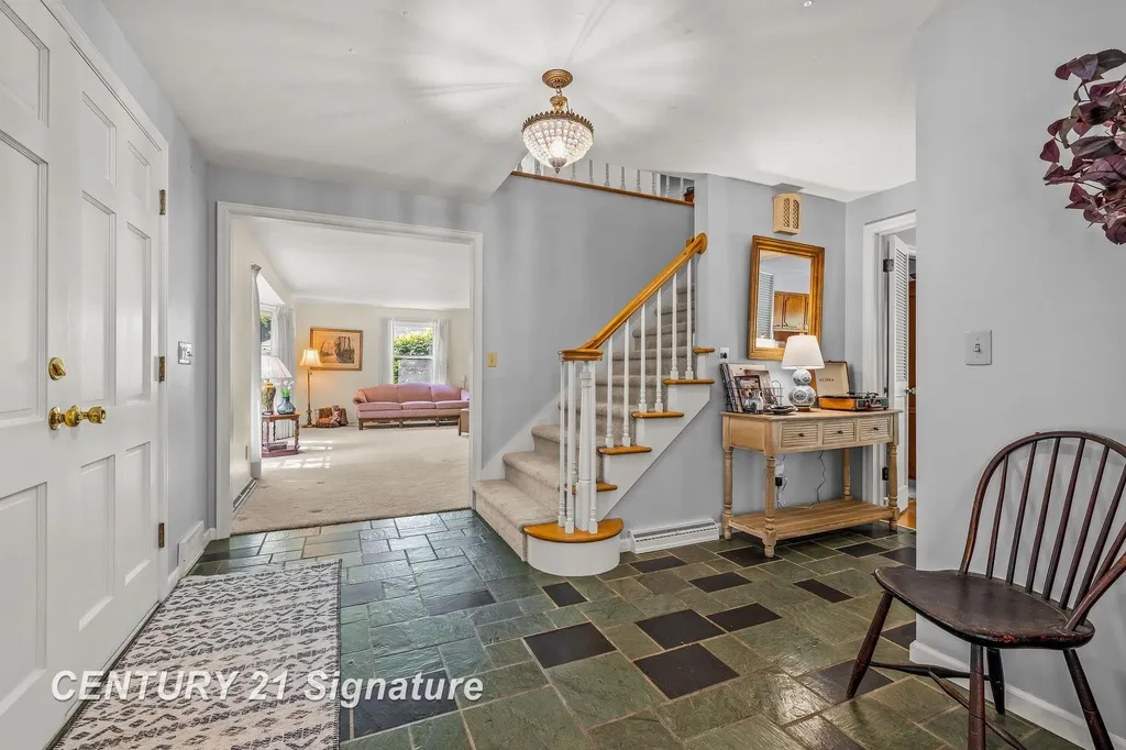 358 Somerset Road Saginaw Charter Township MI 48638