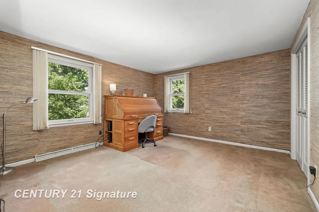 358 Somerset Road Saginaw Charter Township MI 48638