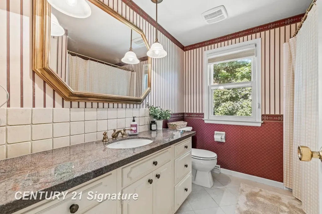 358 Somerset Road Saginaw Charter Township MI 48638