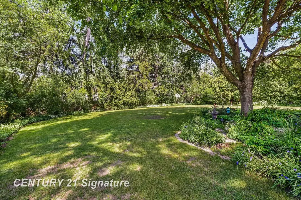 358 Somerset Road Saginaw Charter Township MI 48638