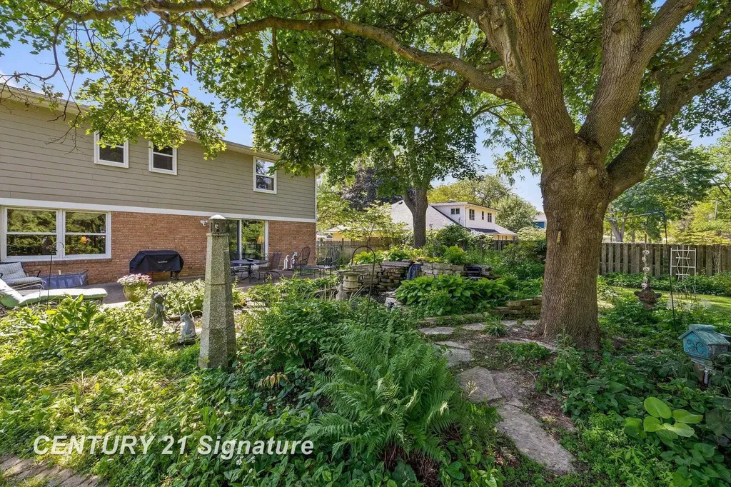 358 Somerset Road Saginaw Charter Township MI 48638