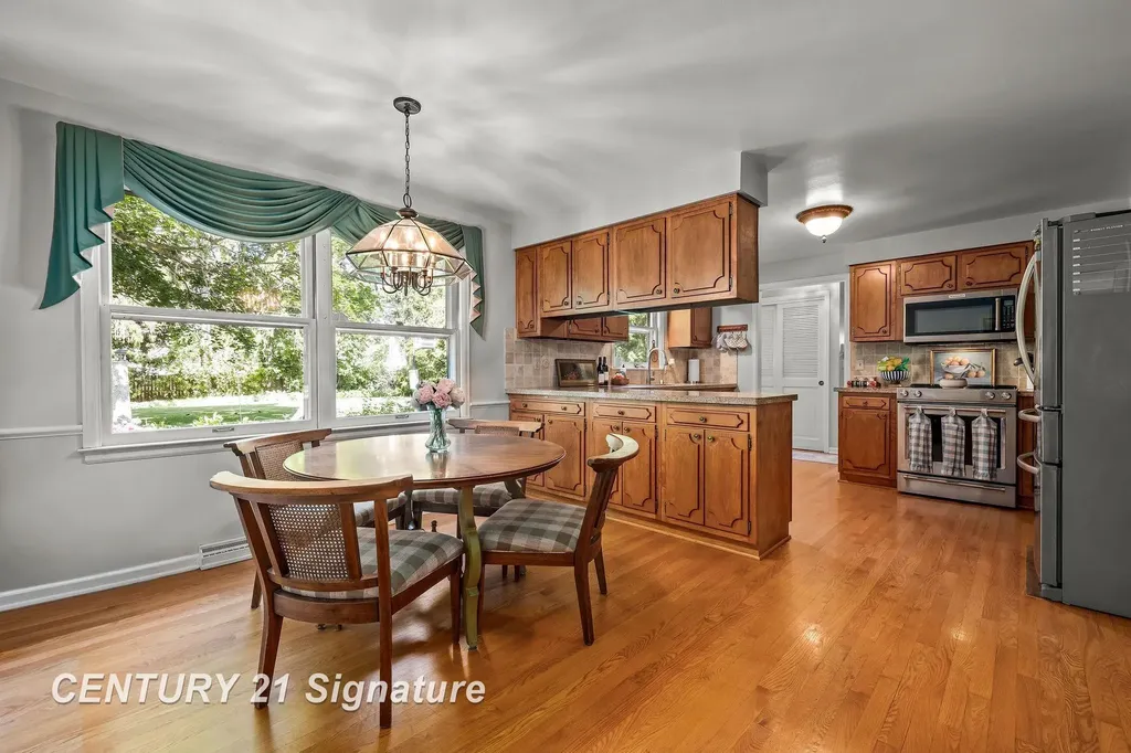 358 Somerset Road Saginaw Charter Township MI 48638