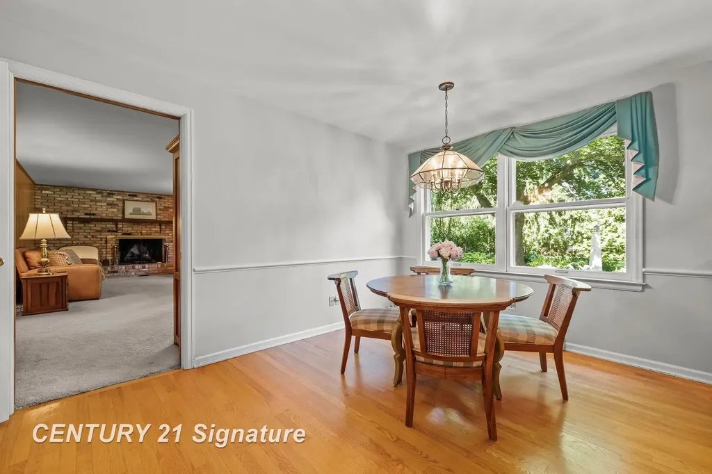 358 Somerset Road Saginaw Charter Township MI 48638