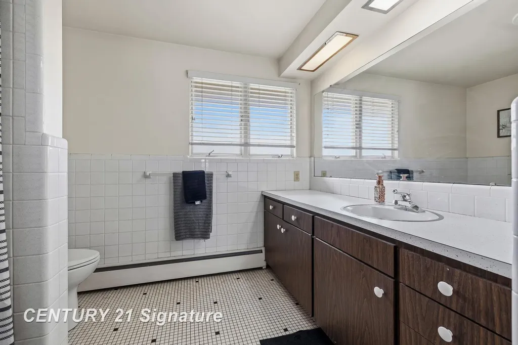 4743 Century Drive Saginaw Charter Township MI 48638