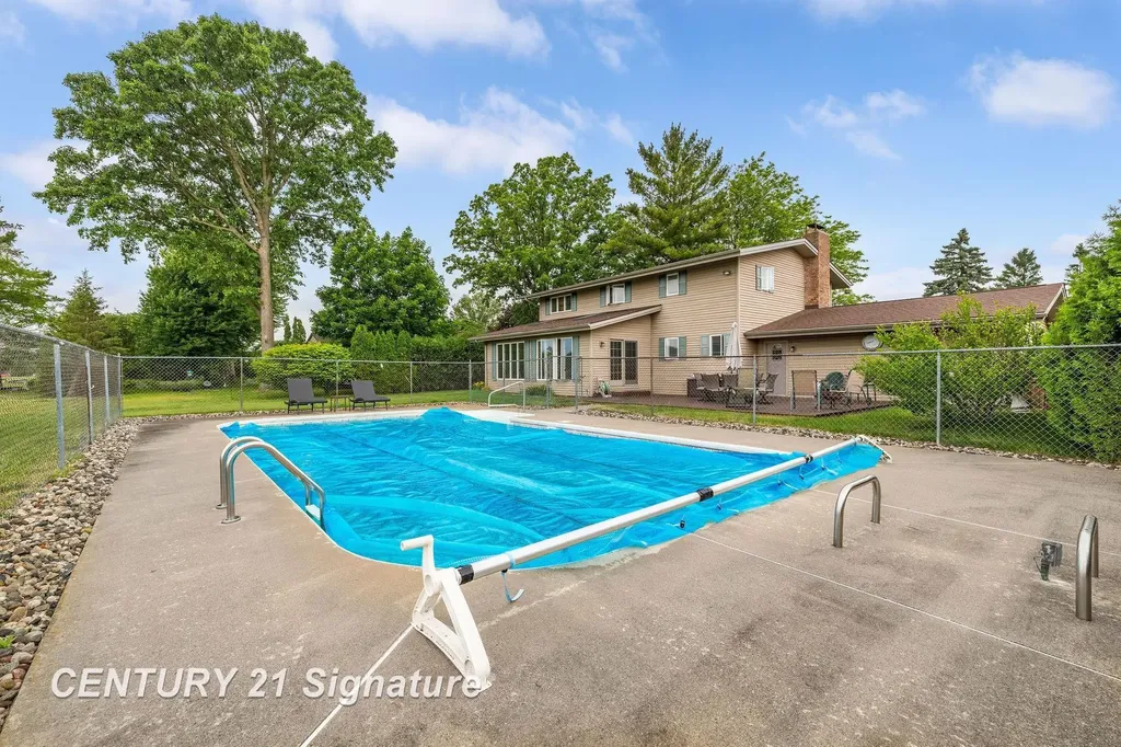 4743 Century Drive Saginaw Charter Township MI 48638