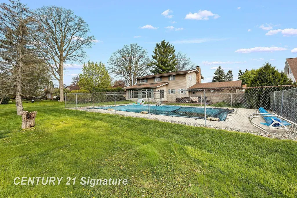 4743 Century Drive Saginaw Charter Township MI 48638