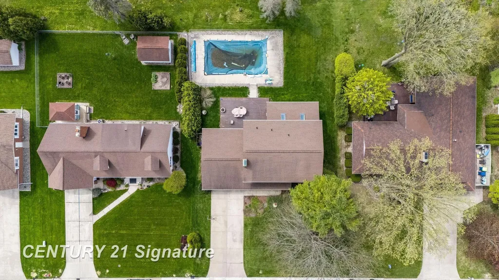 4743 Century Drive Saginaw Charter Township MI 48638
