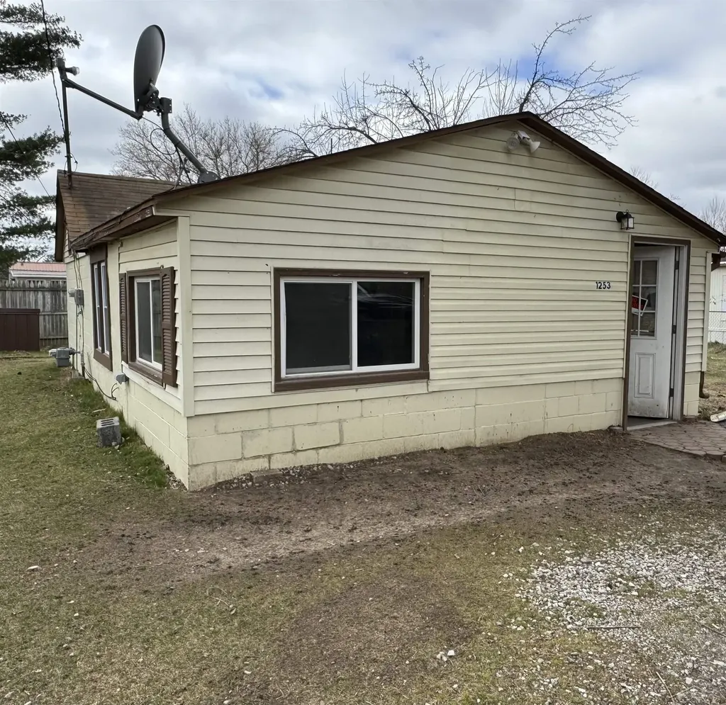 1253 Denton Creek Road Beaverton City MI 48612