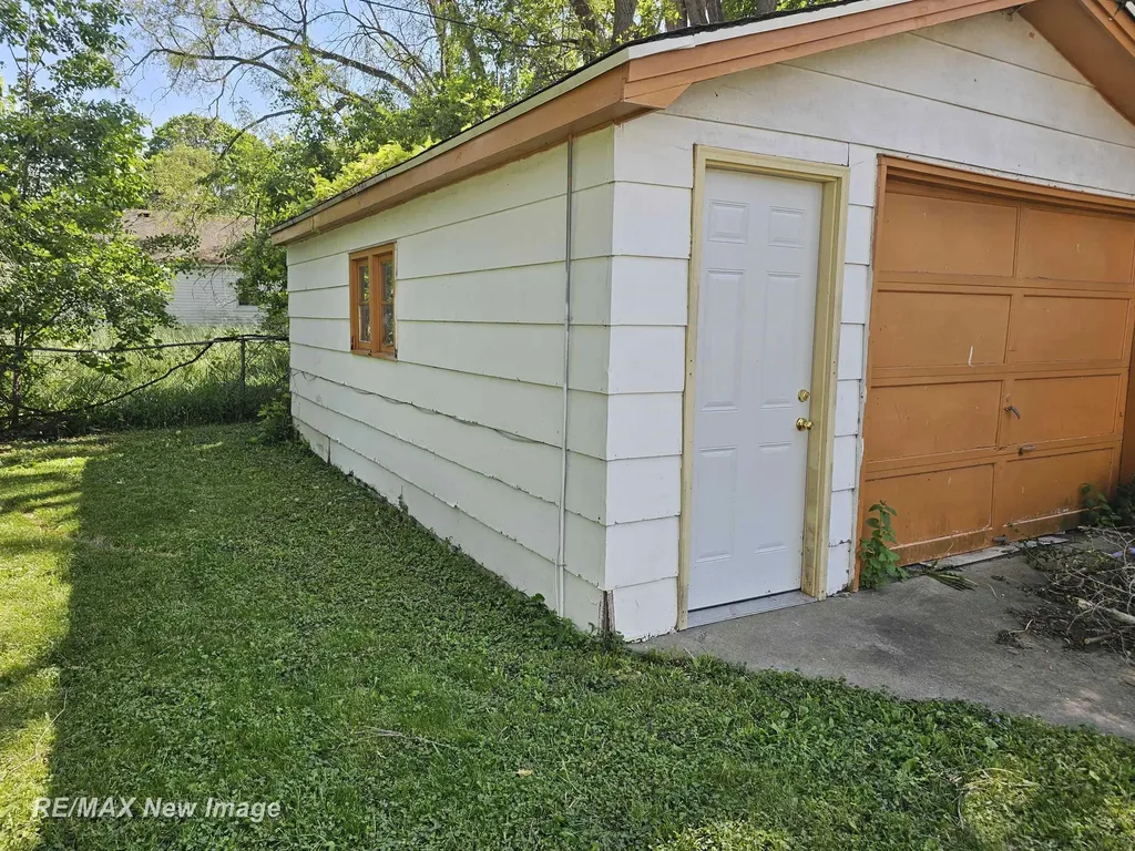 2126 Hammel Street Saginaw City MI 48601