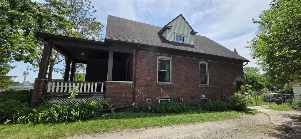 413 Waller Street Saginaw City MI 48602