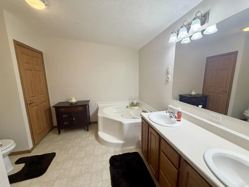 6113 Hillside Drive Moffatt Township MI 48610