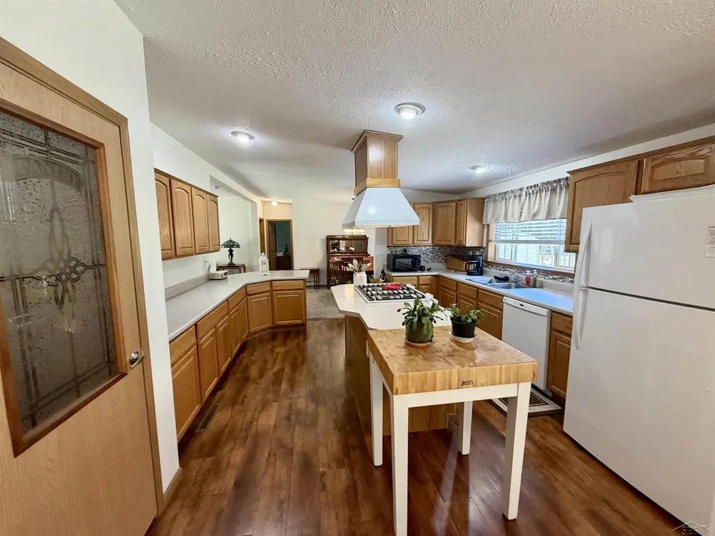 6113 Hillside Drive Moffatt Township MI 48610