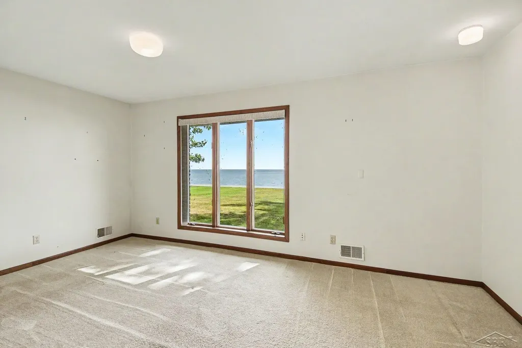 381 S Linwood Beach Road Kawkawlin Township MI 48634