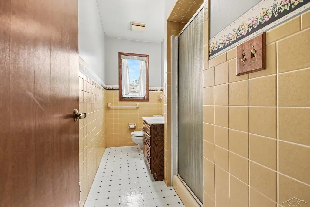 381 S Linwood Beach Road Kawkawlin Township MI 48634