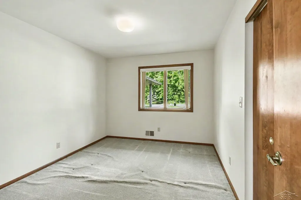381 S Linwood Beach Road Kawkawlin Township MI 48634
