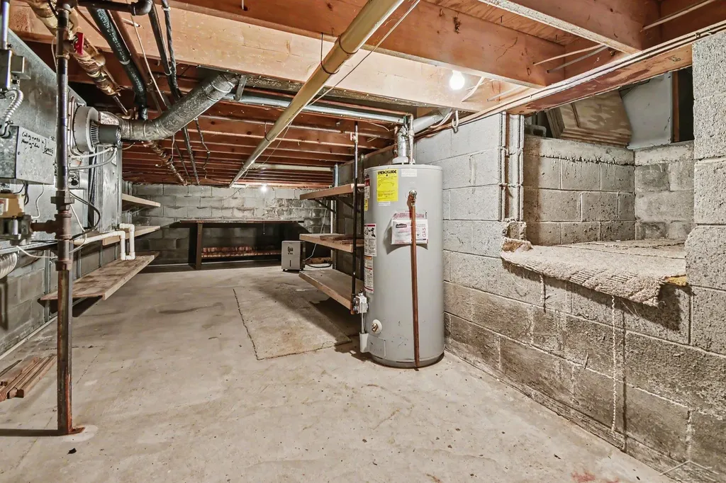 381 S Linwood Beach Road Kawkawlin Township MI 48634