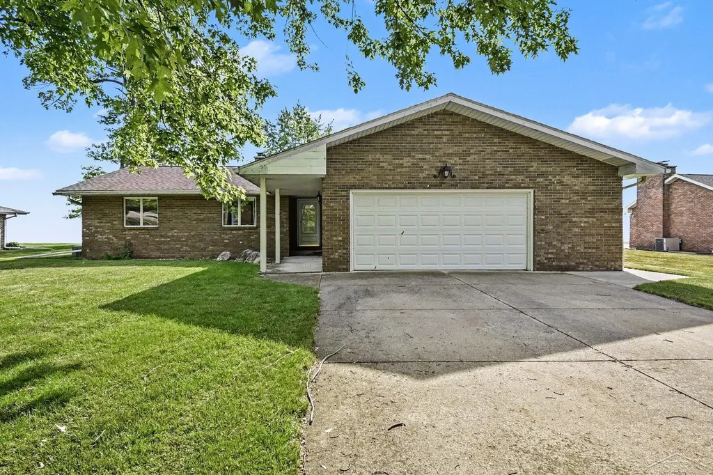381 S Linwood Beach Road Kawkawlin Township MI 48634