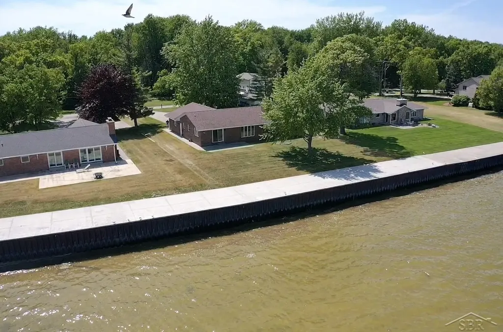 381 S Linwood Beach Road Kawkawlin Township MI 48634