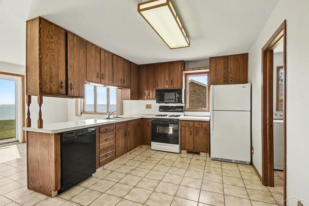 381 S Linwood Beach Road Kawkawlin Township MI 48634