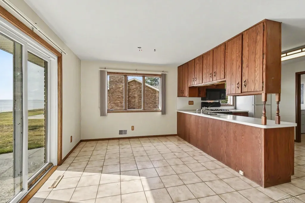 381 S Linwood Beach Road Kawkawlin Township MI 48634