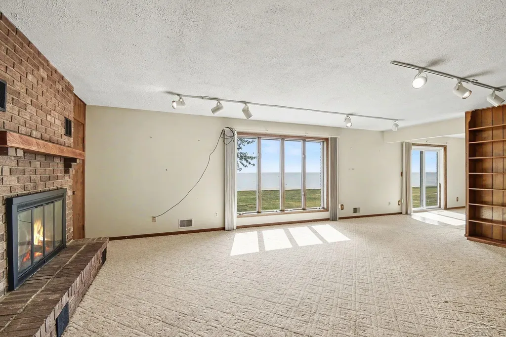 381 S Linwood Beach Road Kawkawlin Township MI 48634