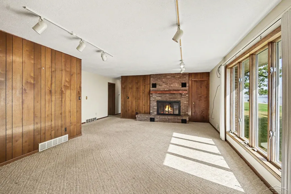 381 S Linwood Beach Road Kawkawlin Township MI 48634