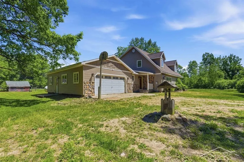419 E Bradford Road Mt. Haley Township MI 48640