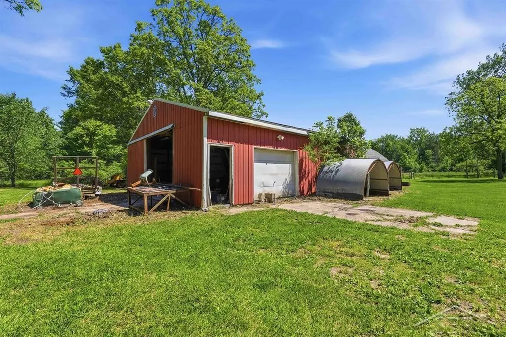 419 E Bradford Road Mt. Haley Township MI 48640