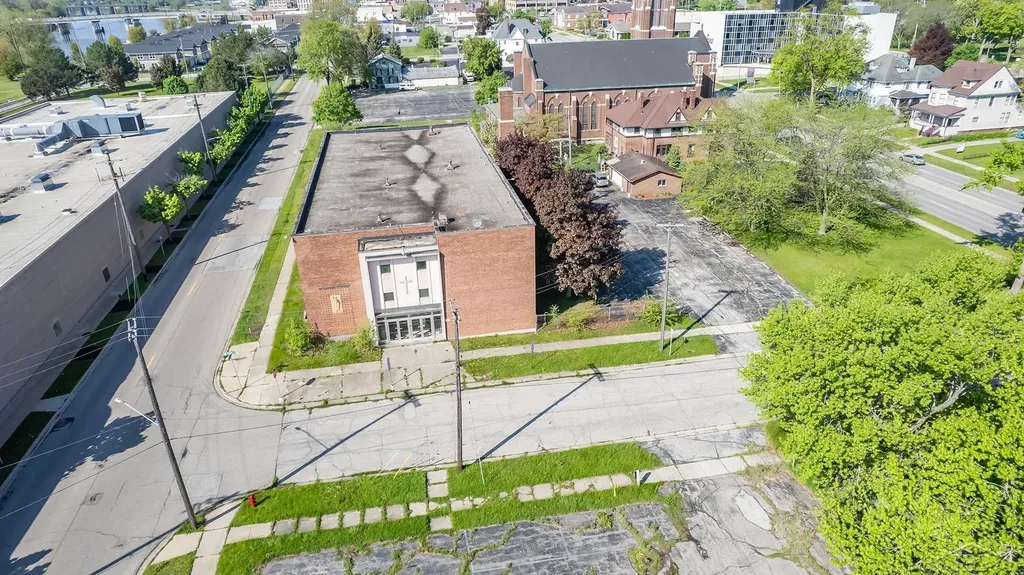 405 Hayes Street Saginaw City MI 48602