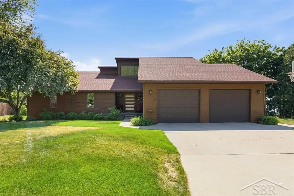 4448 N Verity Road Edenville Township MI 48657