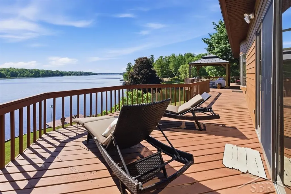 4448 N Verity Road Edenville Township MI 48657
