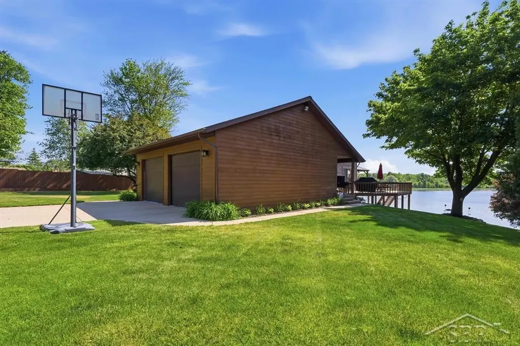 4448 N Verity Road Edenville Township MI 48657