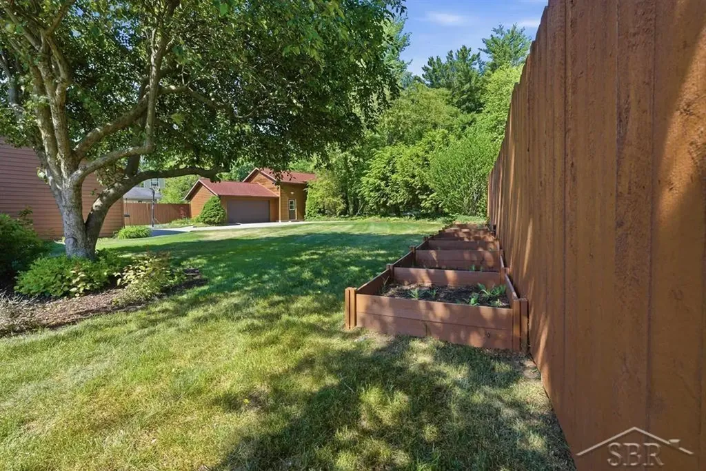 4448 N Verity Road Edenville Township MI 48657