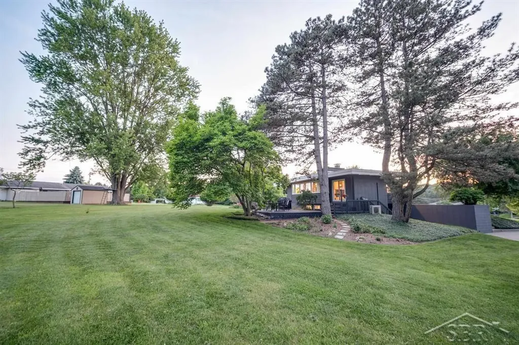 1395 Primrose Lane Dewitt Charter Township MI 48820