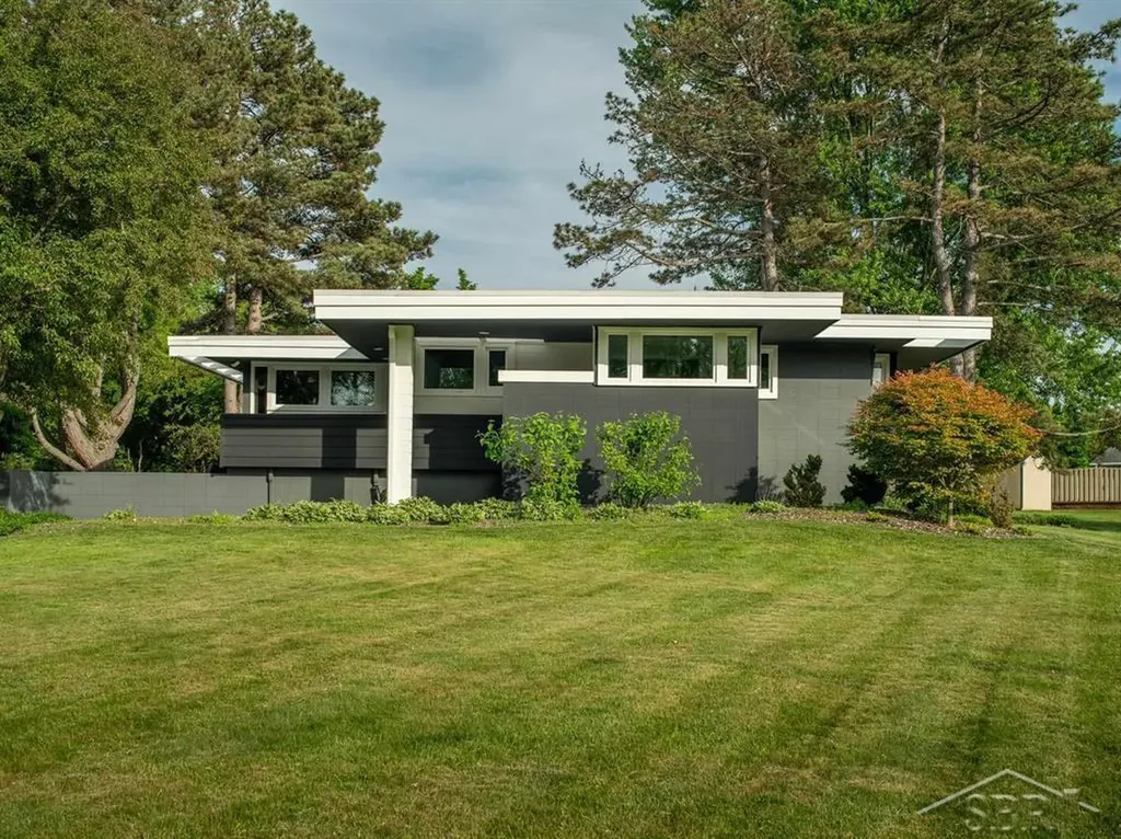 1395 Primrose Lane Dewitt Charter Township MI 48820