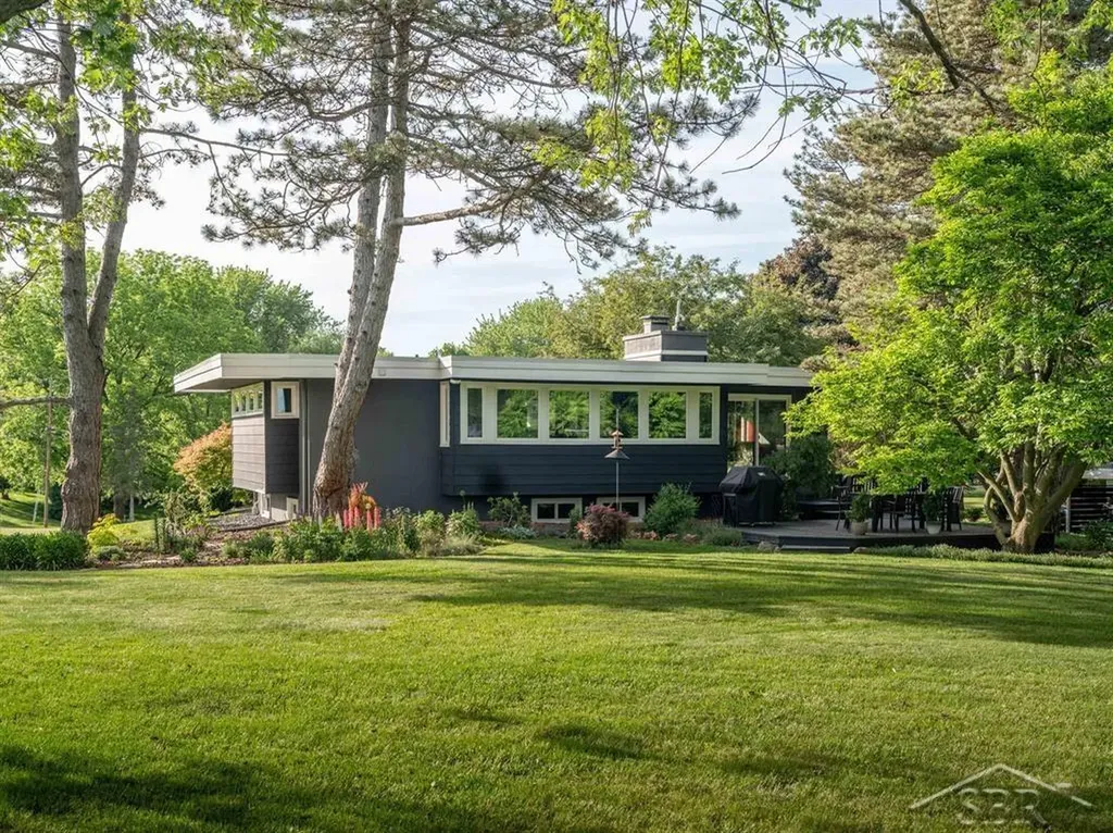 1395 Primrose Lane Dewitt Charter Township MI 48820