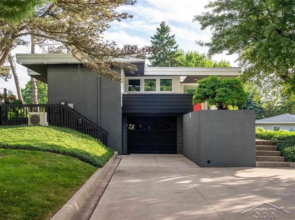 1395 Primrose Lane Dewitt Charter Township MI 48820