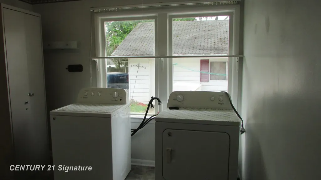 620 E Washington Street Tittabawassee Township MI 48623