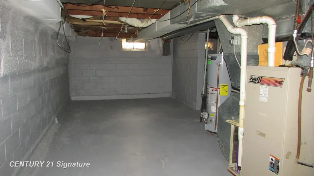 620 E Washington Street Tittabawassee Township MI 48623