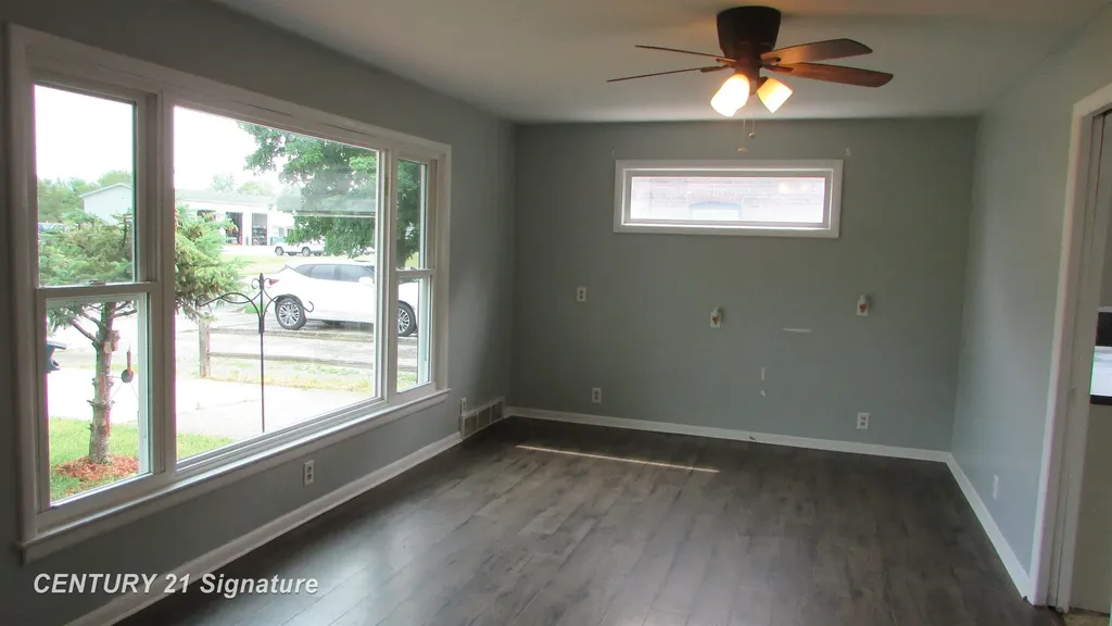 620 E Washington Street Tittabawassee Township MI 48623