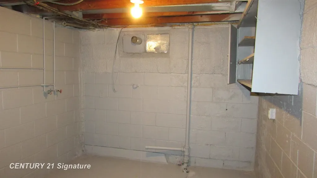 620 E Washington Street Tittabawassee Township MI 48623