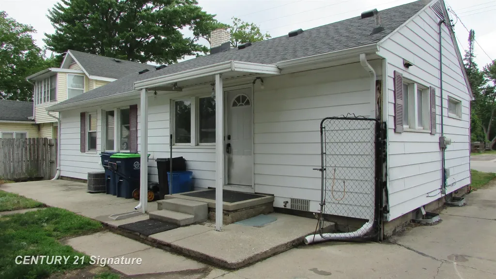 620 E Washington Street Tittabawassee Township MI 48623