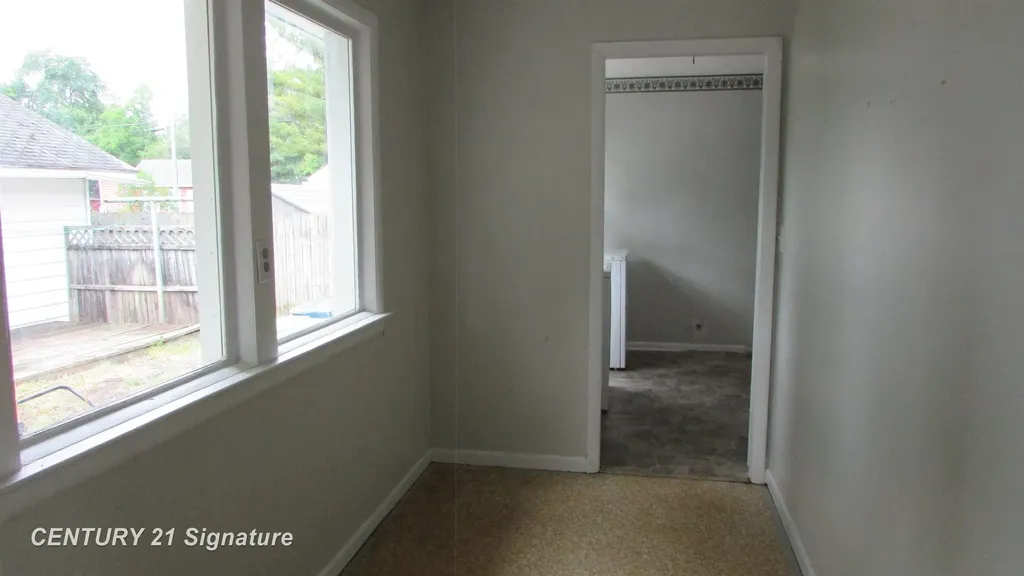 620 E Washington Street Tittabawassee Township MI 48623