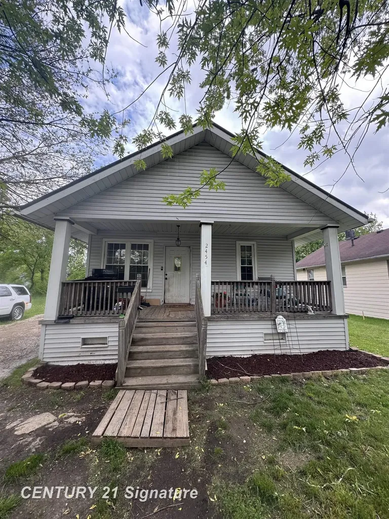 2454 N Oakley Street Saginaw City MI 48602