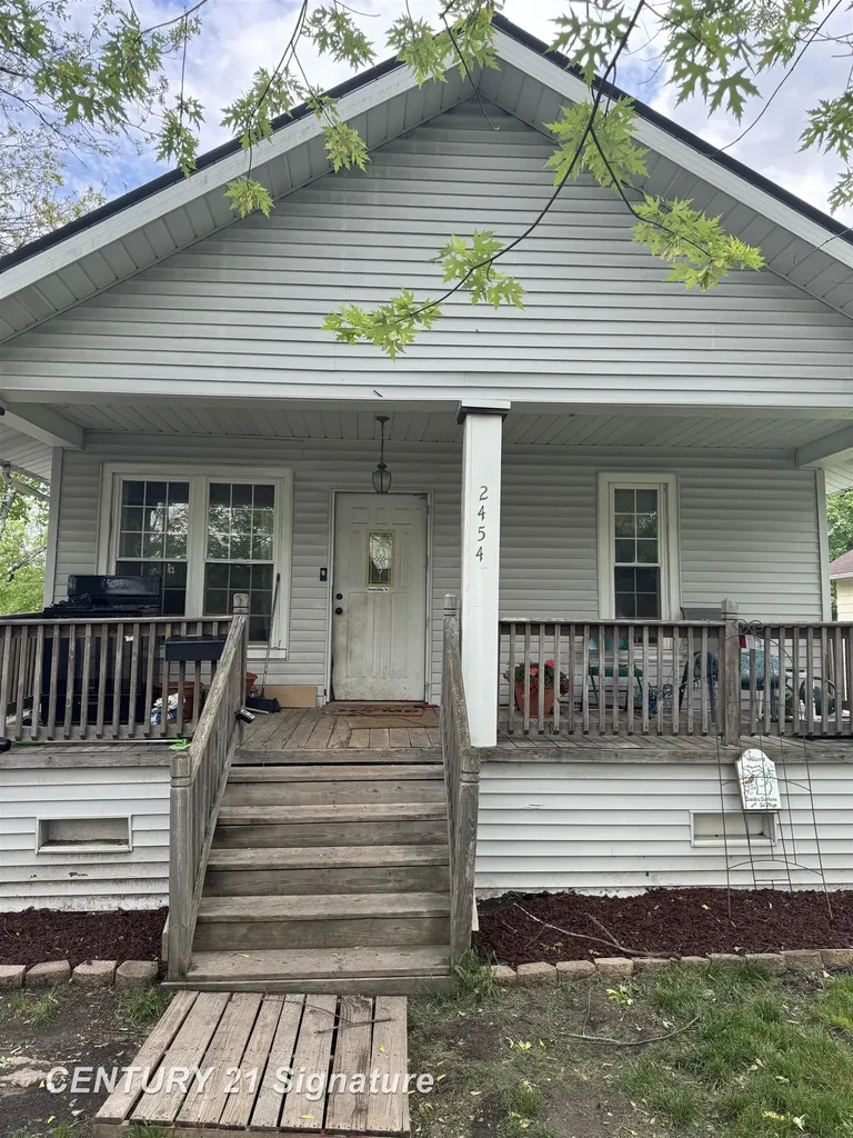 2454 N Oakley Street Saginaw City MI 48602