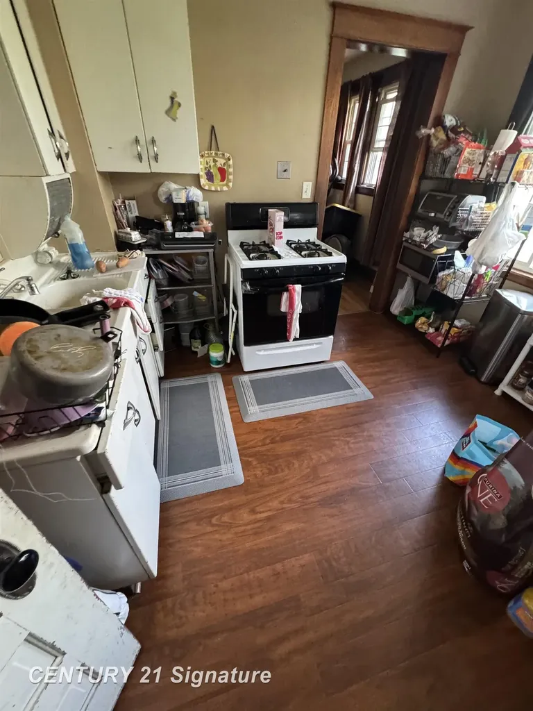 2454 N Oakley Street Saginaw City MI 48602