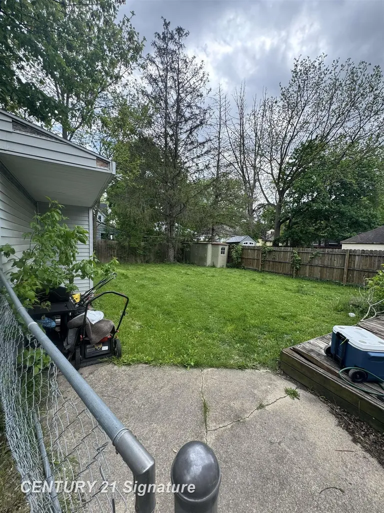 2454 N Oakley Street Saginaw City MI 48602
