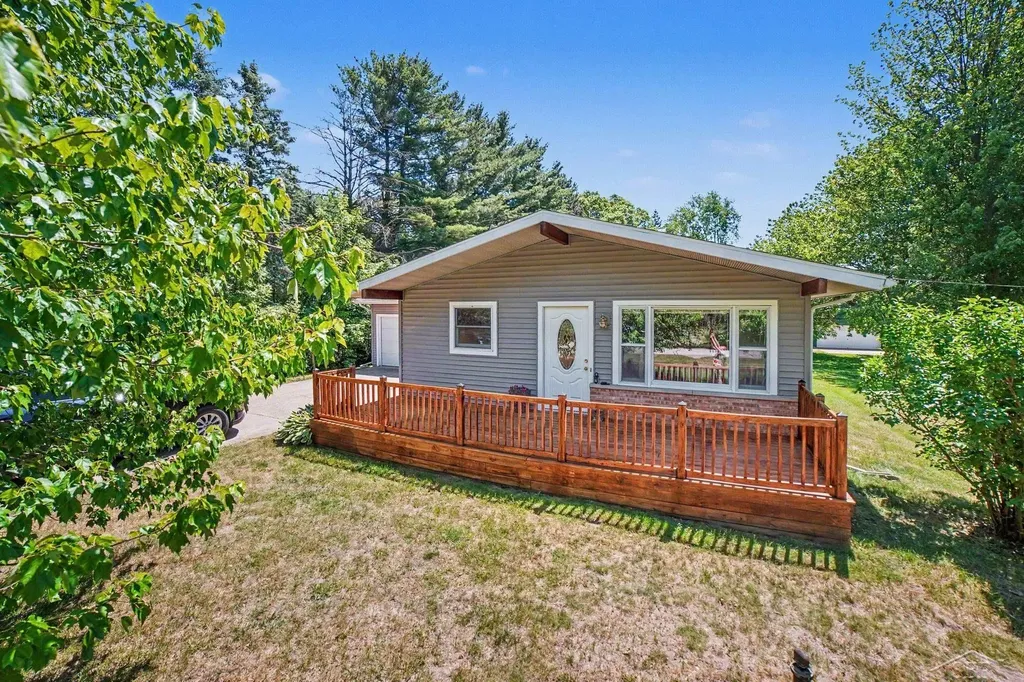 2792 E Miller Road Midland Charter Township MI 48640